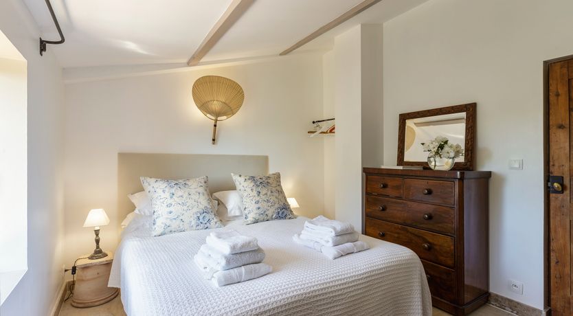 Photo of Rustic Jewel