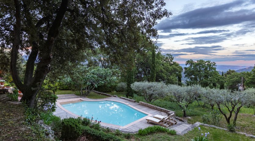 Photo of Rustic Jewel