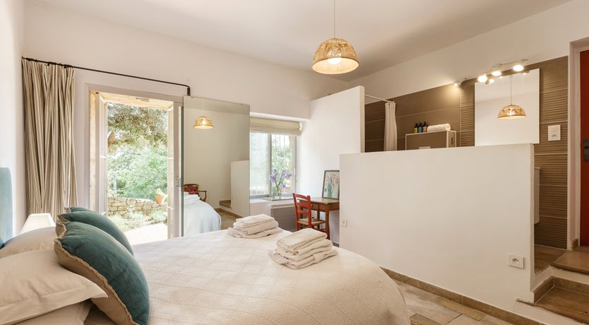 Photo of Rustic Jewel