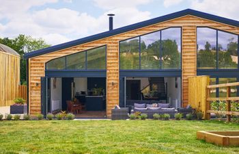 Fields & Firelight Holiday Home