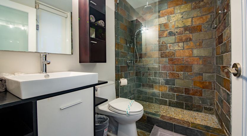 Photo of Modern Plaza