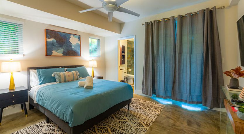 Photo of Modern Plaza