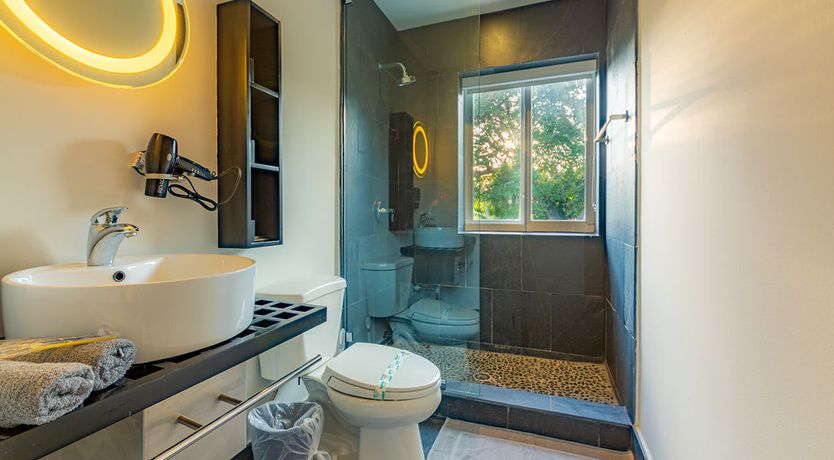 Photo of Modern Plaza