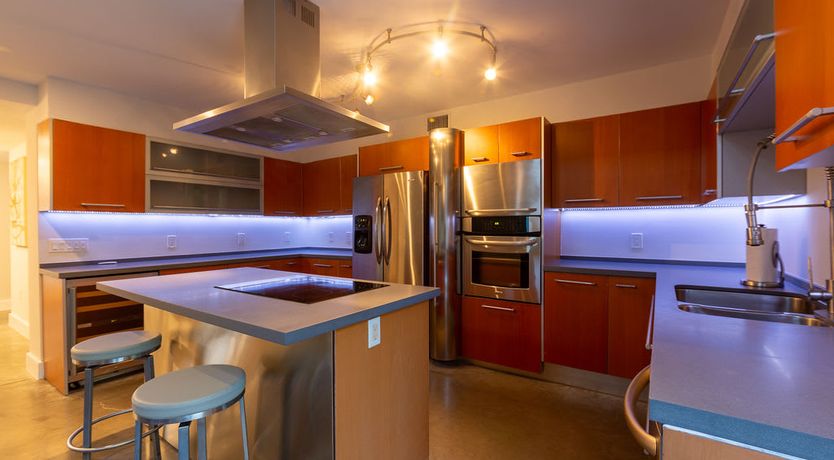 Photo of Modern Plaza