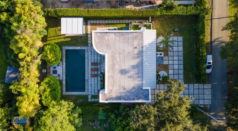 Photo of Modern Plaza