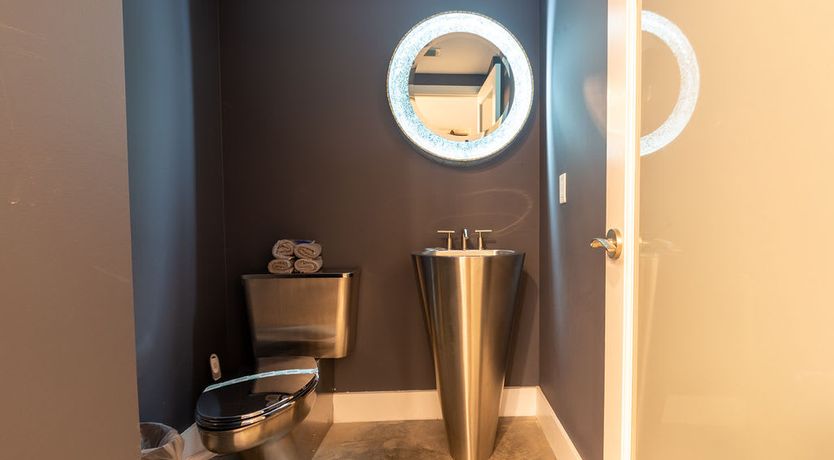 Photo of Modern Plaza