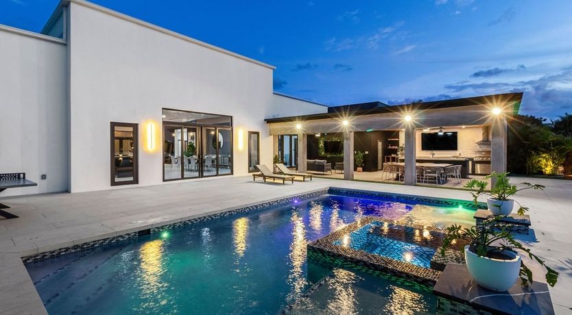 Photo of The Floating Villa