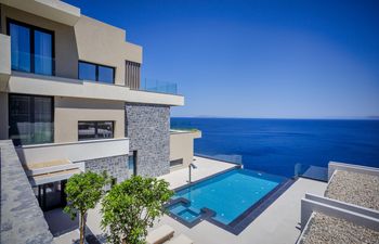 Unconditional Skies Holiday Home