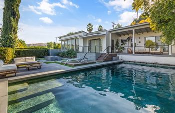 Quiet Living Holiday Home