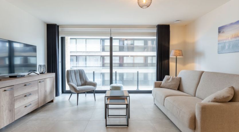 Photo of C-Dream I with lateral seaview