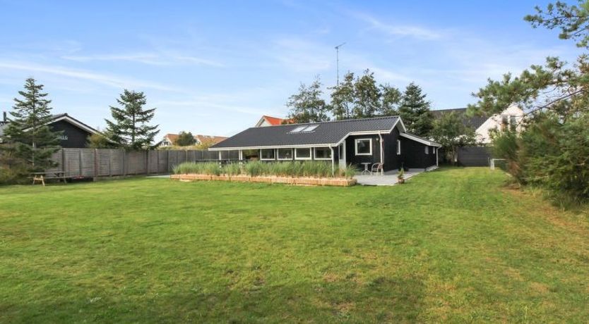 Photo of "Hildegarde" - 900m from the sea