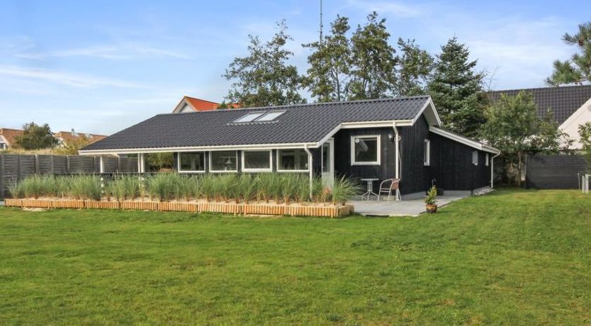 Photo of "Hildegarde" - 900m from the sea