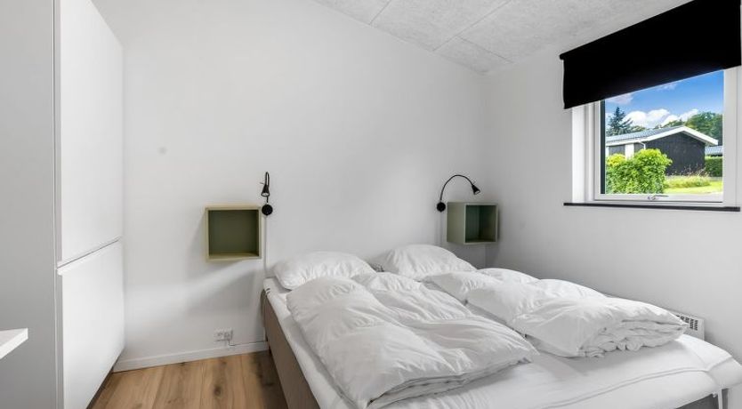 Photo of "Fin" - 150m from the sea