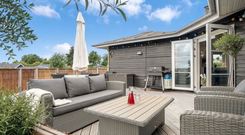 Photo of "Glenda" - 2.1km from the sea