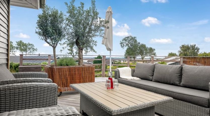 Photo of "Glenda" - 2.1km from the sea