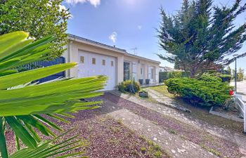 Villa Labbé Holiday Home