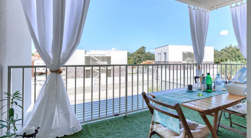 Photo of Renata Home