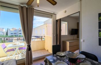 Gruissan Port Apartment 5 Holiday Home
