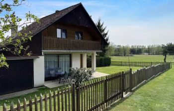 Jaruška Holiday Home