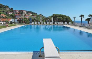 Le Margherite (SLR251) Holiday Home