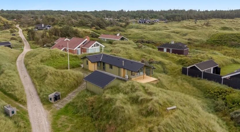 Photo of "Myrna" - 250m from the sea