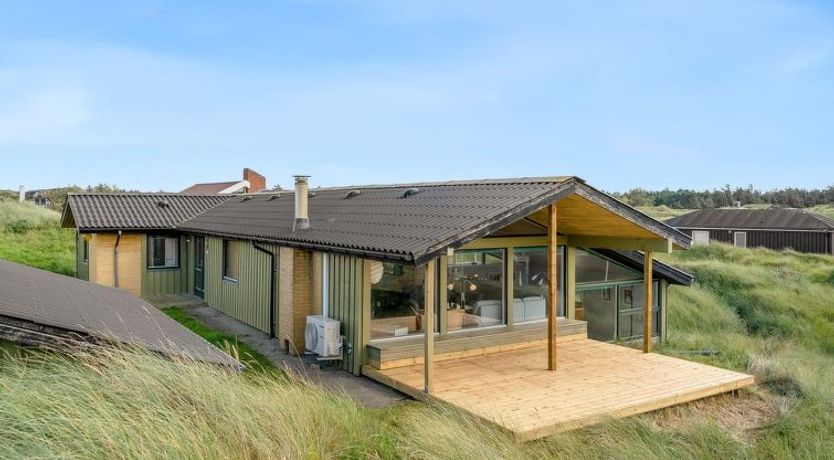 Photo of "Myrna" - 250m from the sea