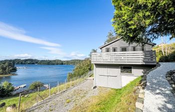 Lauvlid Cottage Holiday Home
