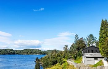 Lauvlid Cottage Holiday Home