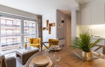 Shop & Sea Holiday Home