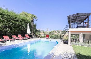Les Genêts Holiday Home