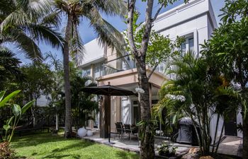 Beach Paradise Holiday Home