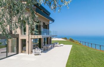 Pristine Oasis Holiday Home