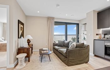 Modern Moon Holiday Home