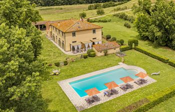 A Tuscan Pearl Holiday Home