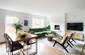 The Edwin Holiday Home