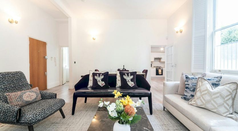 Photo of Royal Grandeur