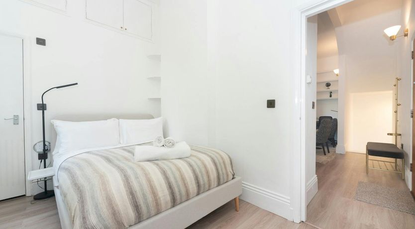 Photo of Royal Grandeur