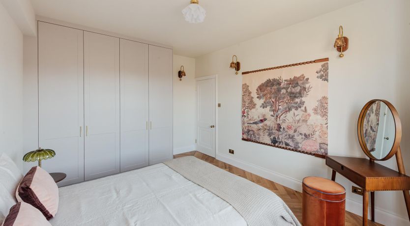 Photo of The Queensway