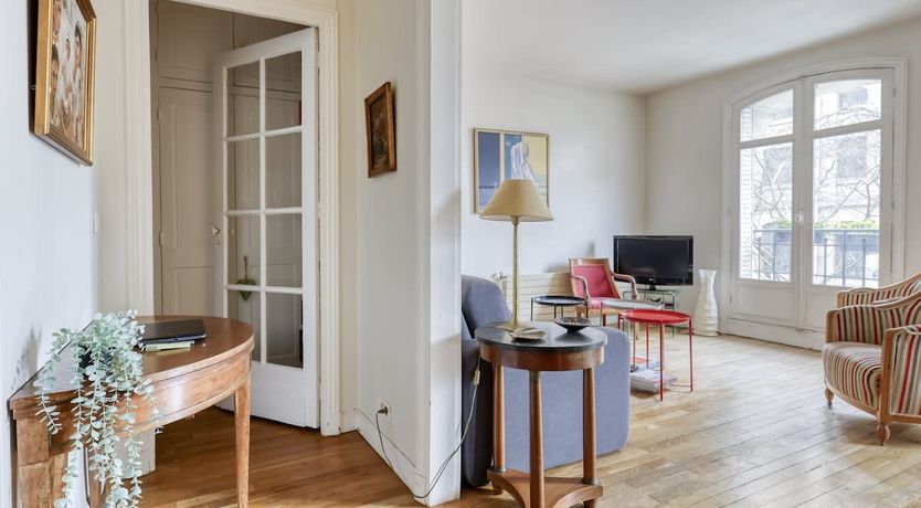 Photo of Elegant Parisian Dwelling