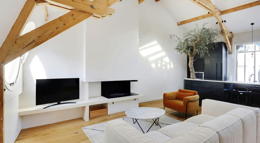 Photo of Old Parisian Jewel