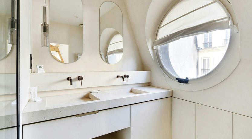 Photo of Old Parisian Jewel