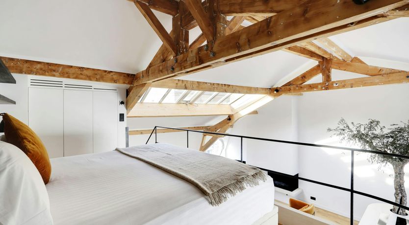 Photo of Old Parisian Jewel