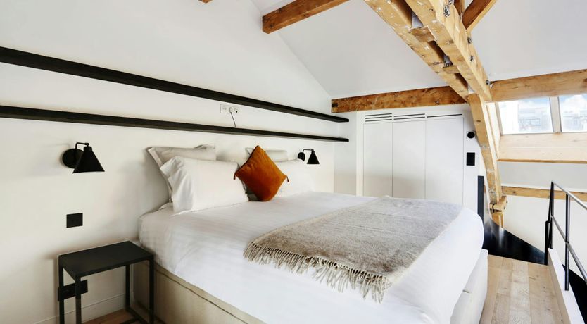 Photo of Old Parisian Jewel