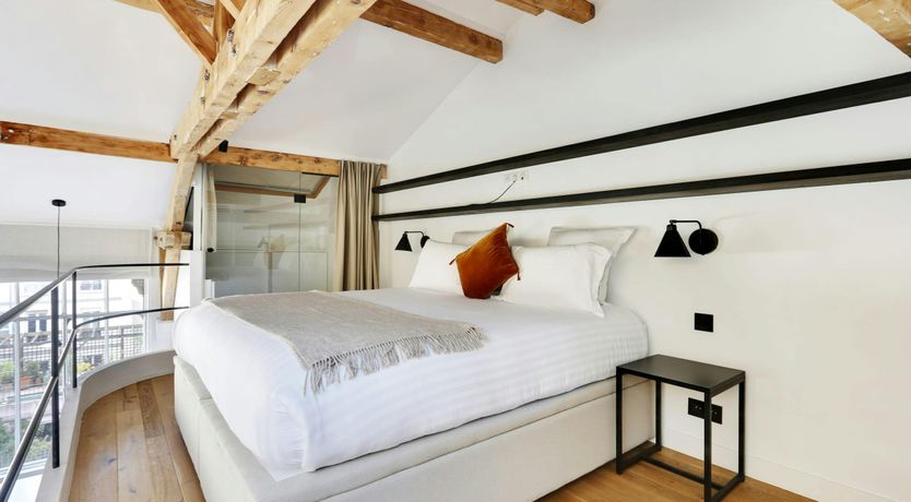 Photo of Old Parisian Jewel