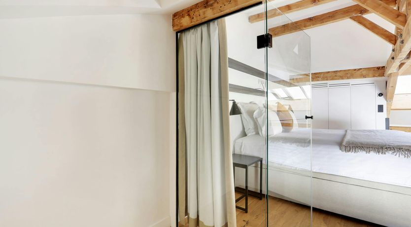 Photo of Old Parisian Jewel