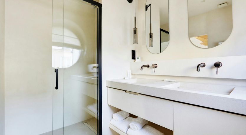 Photo of Old Parisian Jewel