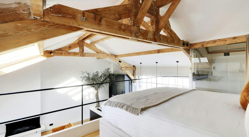 Photo of Old Parisian Jewel