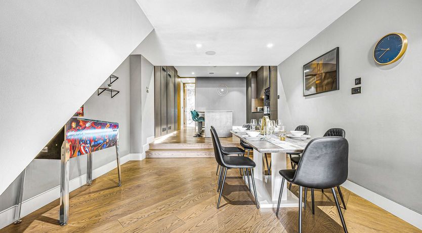 Photo of Gleaming Place