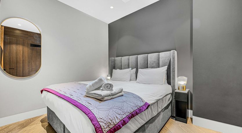 Photo of Gleaming Place