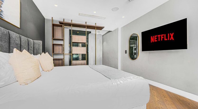 Photo of Gleaming Place